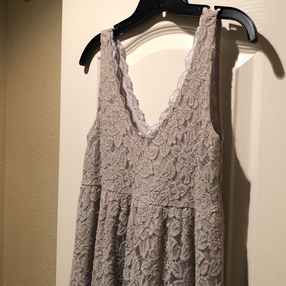 Jennifer Lopez Gray Lace Dress. Sz 8 - Picture 3 of 6